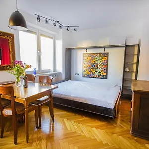 Apartament Charming Next To Lazienki Park And Center, Warszawa