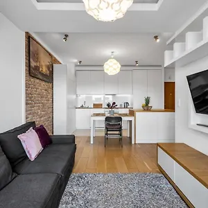 Apartament Spacious 2 Bedroom Ac Dalanowska 46, Warszawa